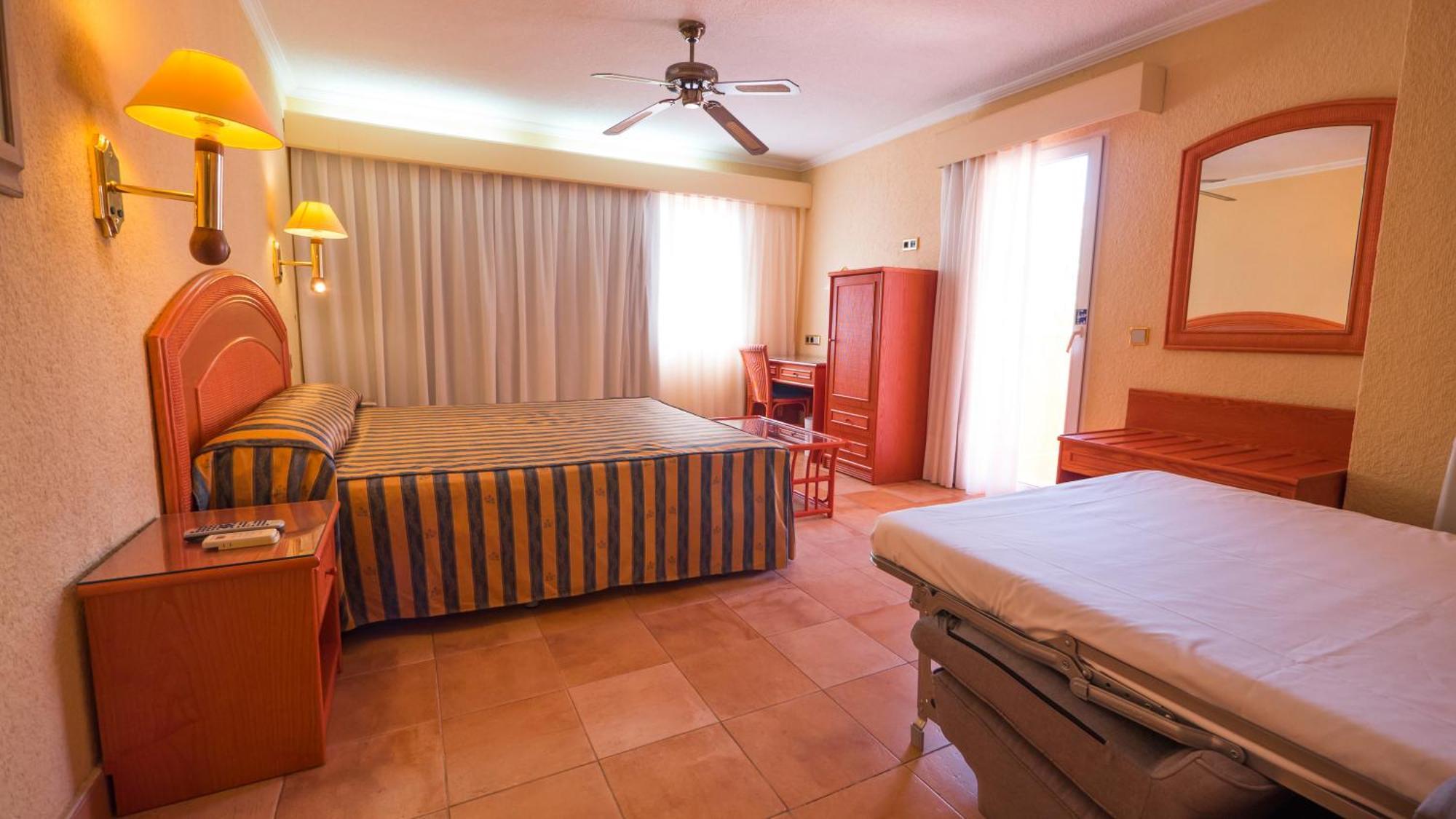 Superior Twin Room Garden View