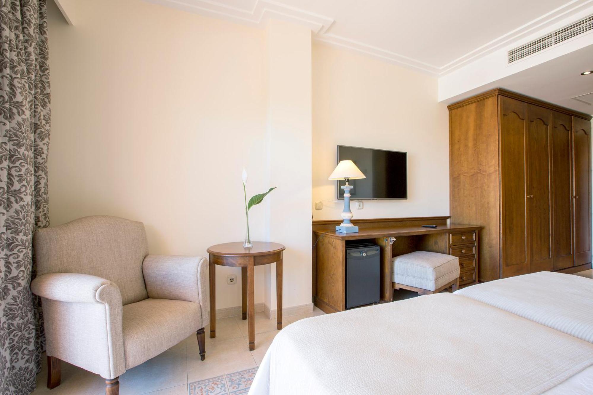 Double or Twin Room,1214087980:JPEG