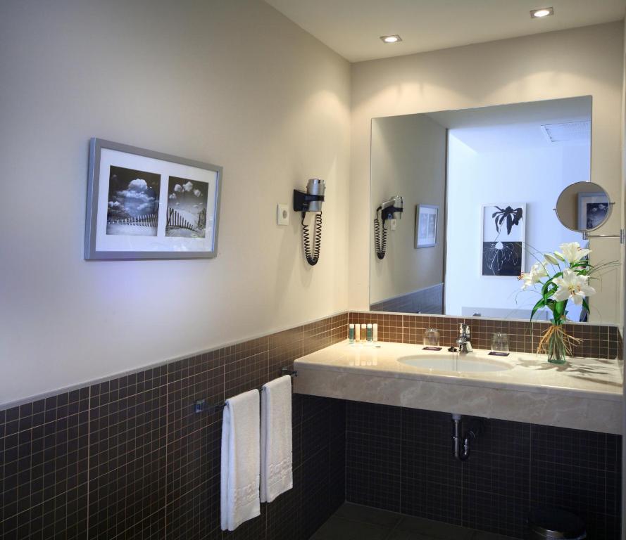 Habitación Doble Superior con vistas (3 adultos + 1 niño)