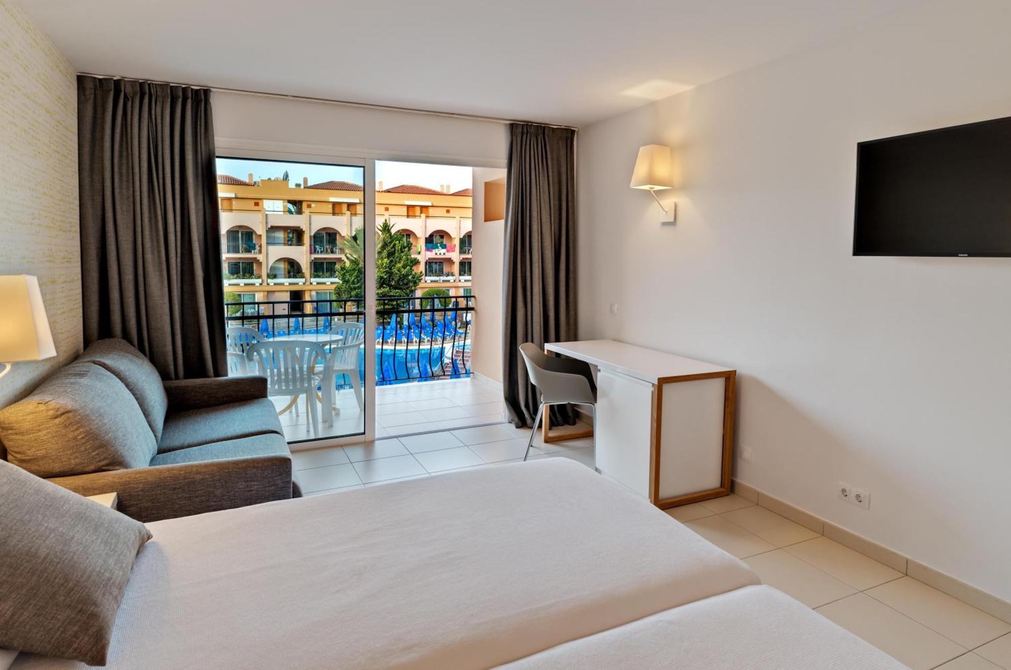 Double Room Pool View