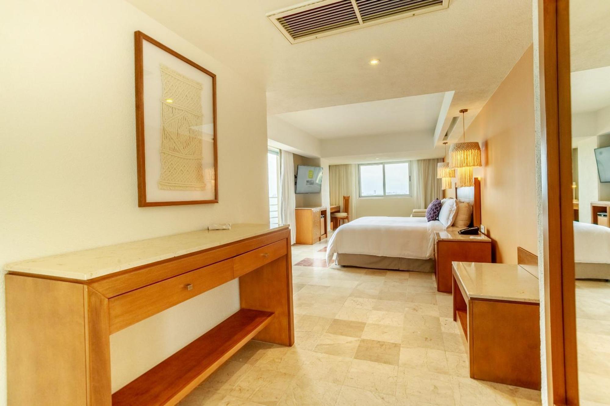 Junior Suite Buffet