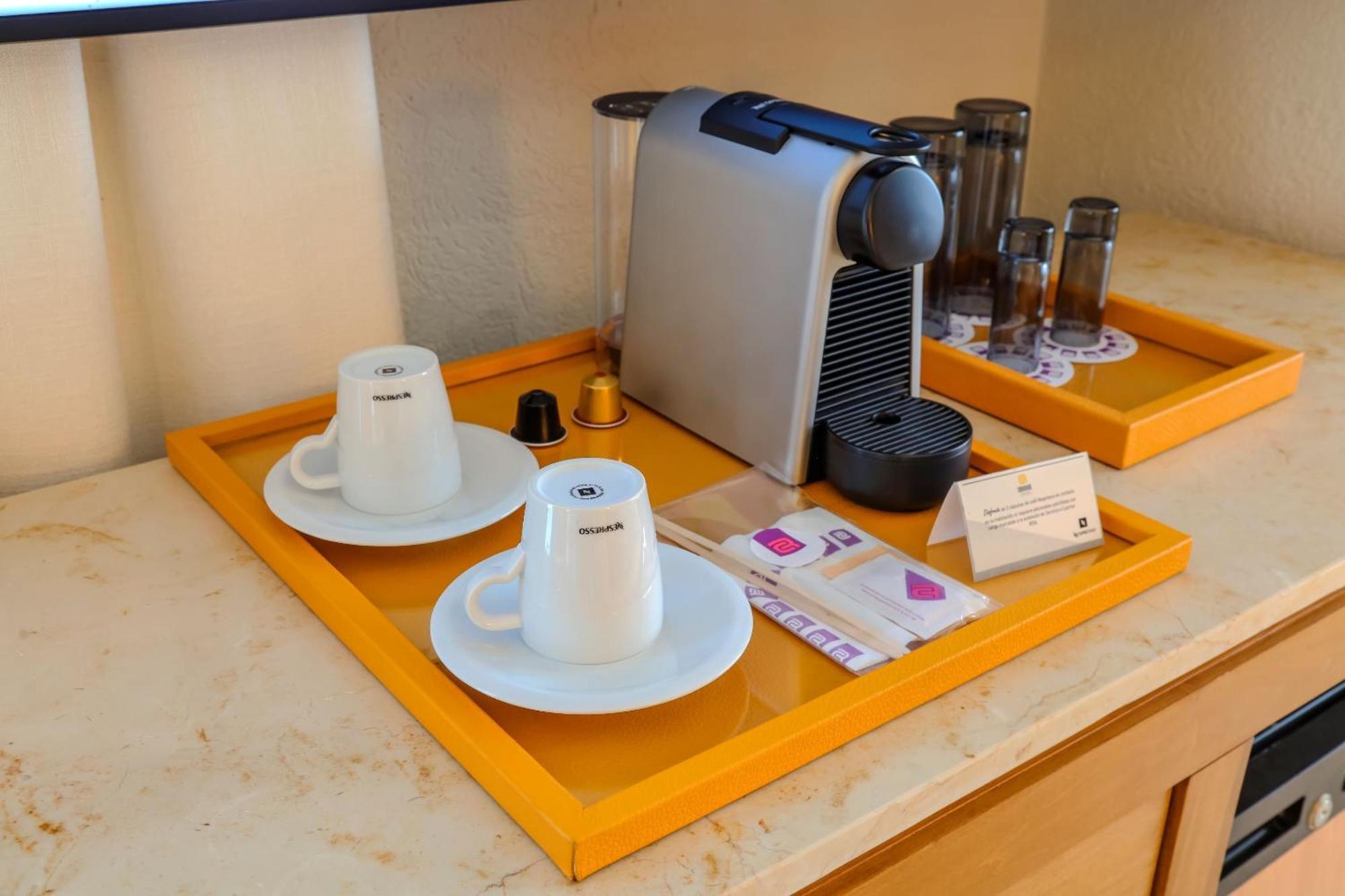 Junior Suite Buffet
