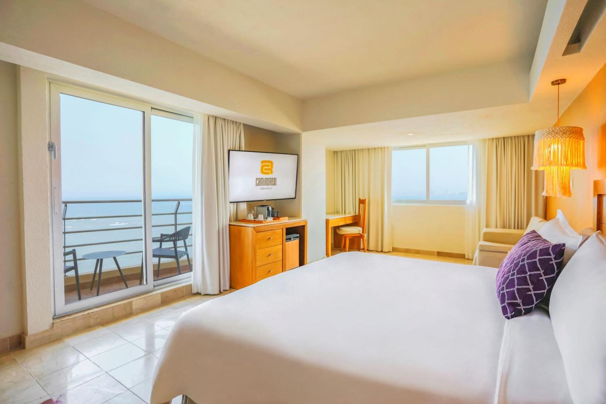 Junior Suite Buffet