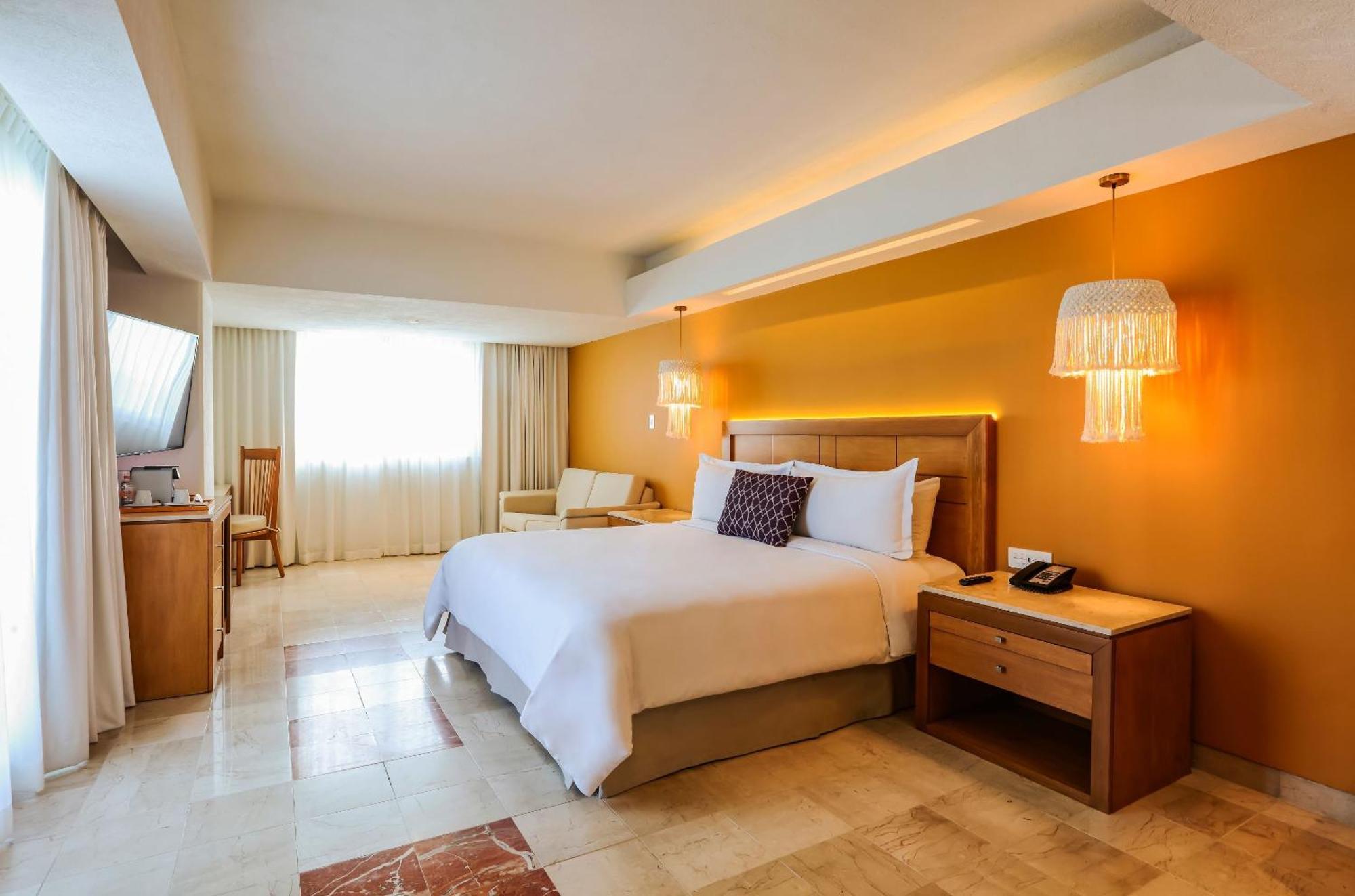 Junior Suite Buffet