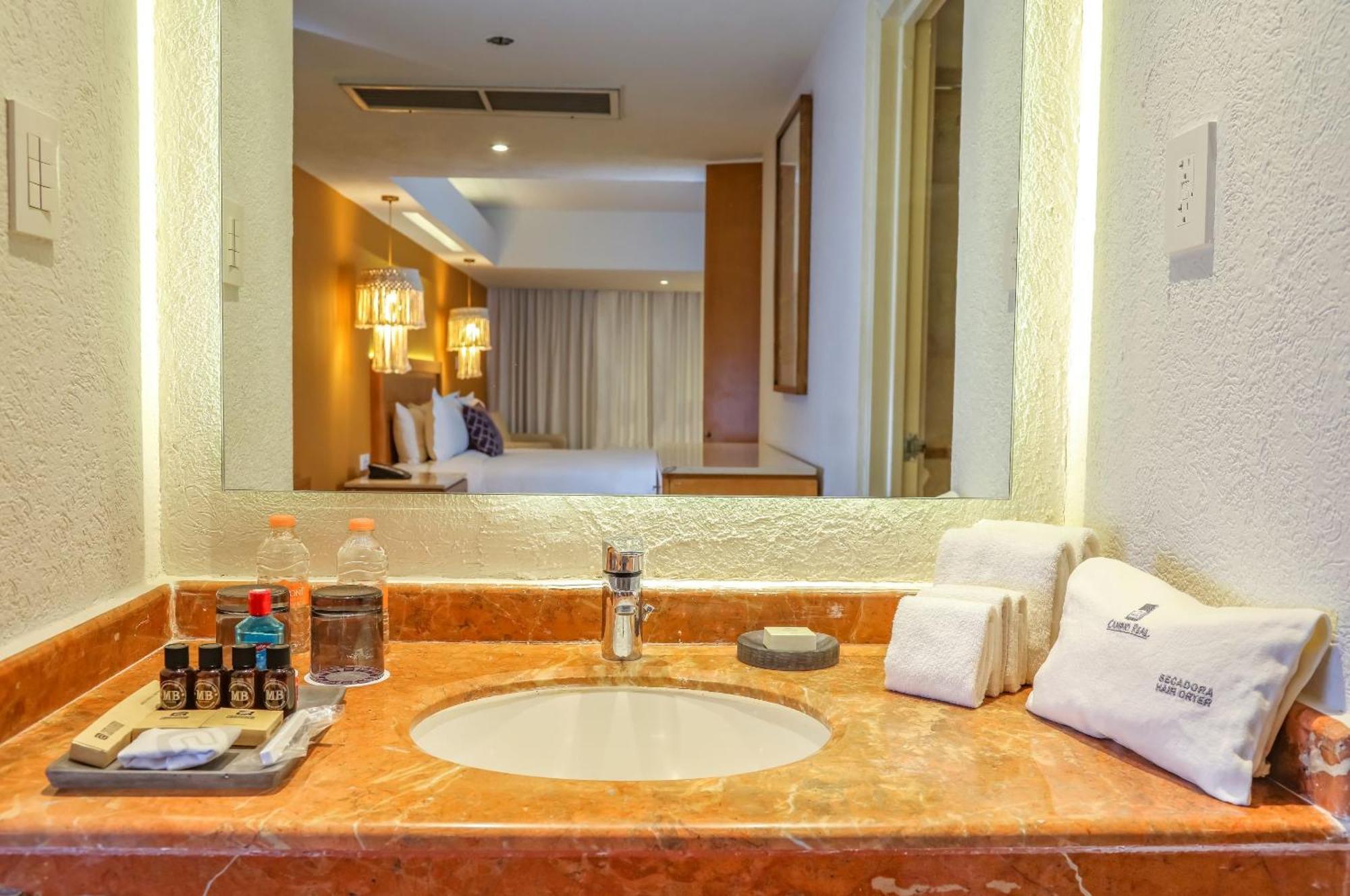 Junior Suite Buffet