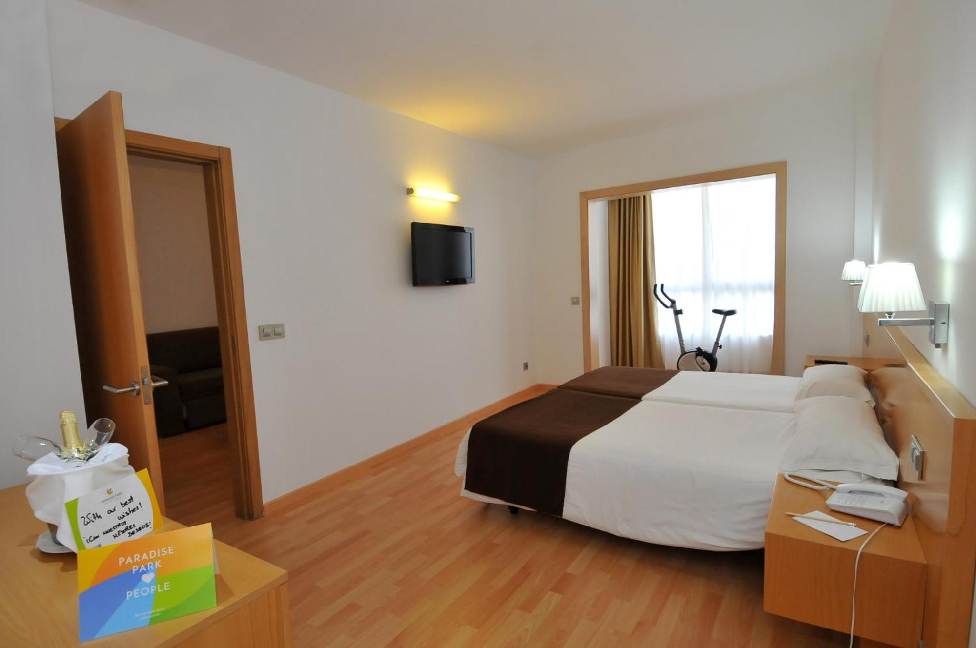 Habitación Familiar Premium (2 adultos + 1 niño)