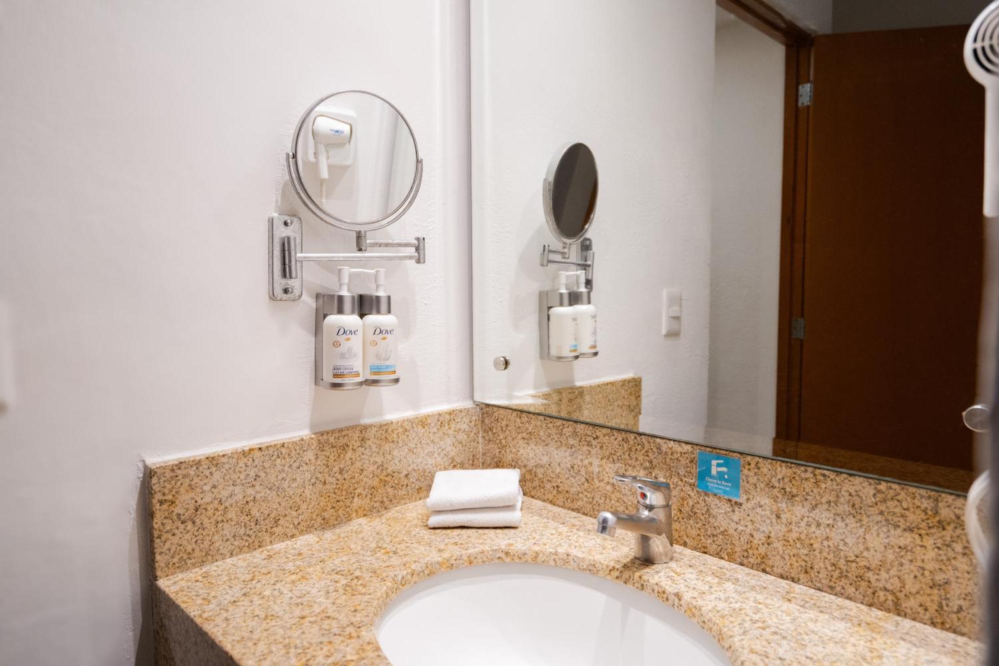 Double Room Two Double Beds City View