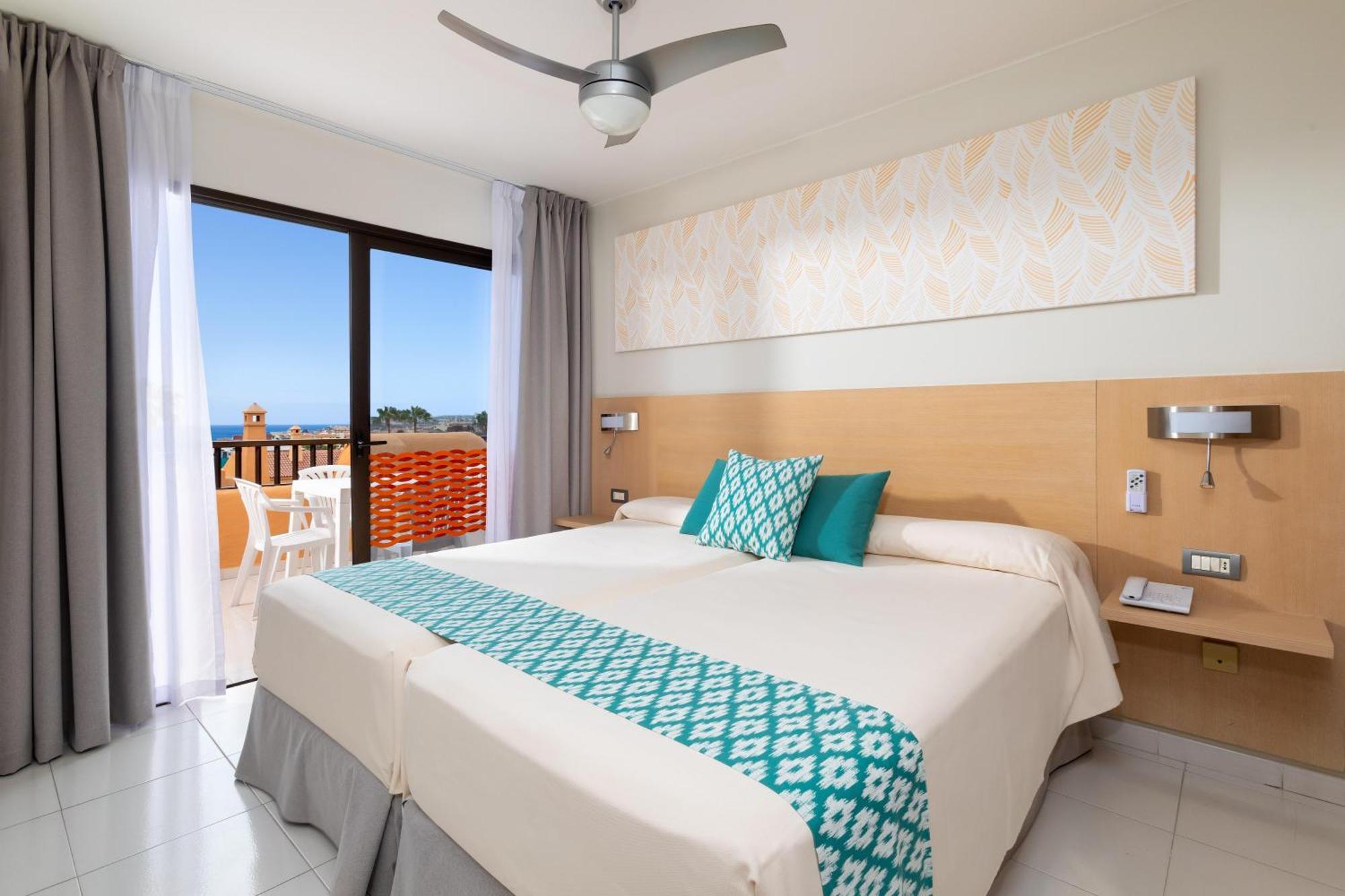 Habitación Doble Deluxe Superior (2 adultos)