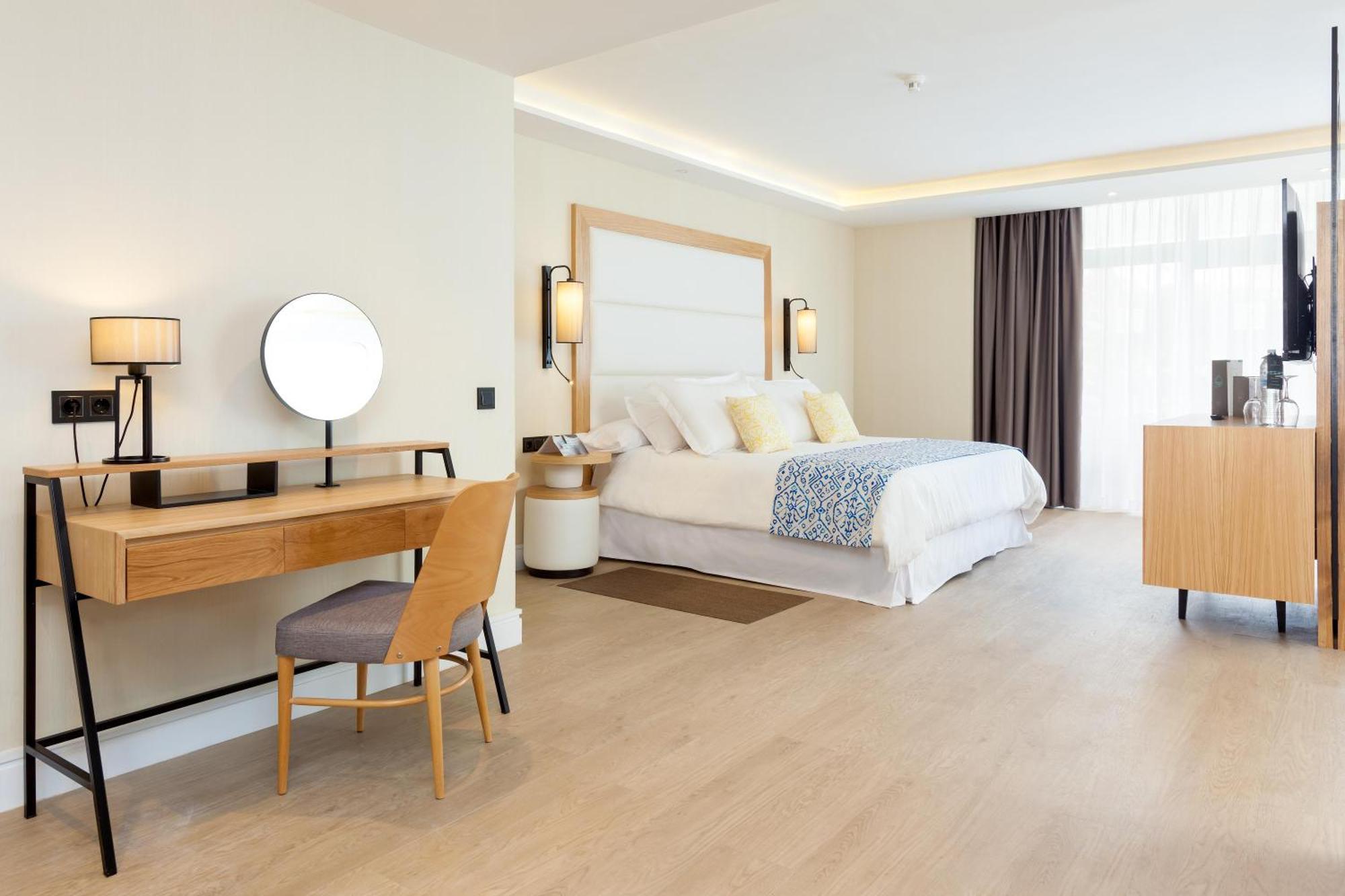 Habitación Gold Level con bañera de hidromasaje y vistas al océano (3 adultos)
