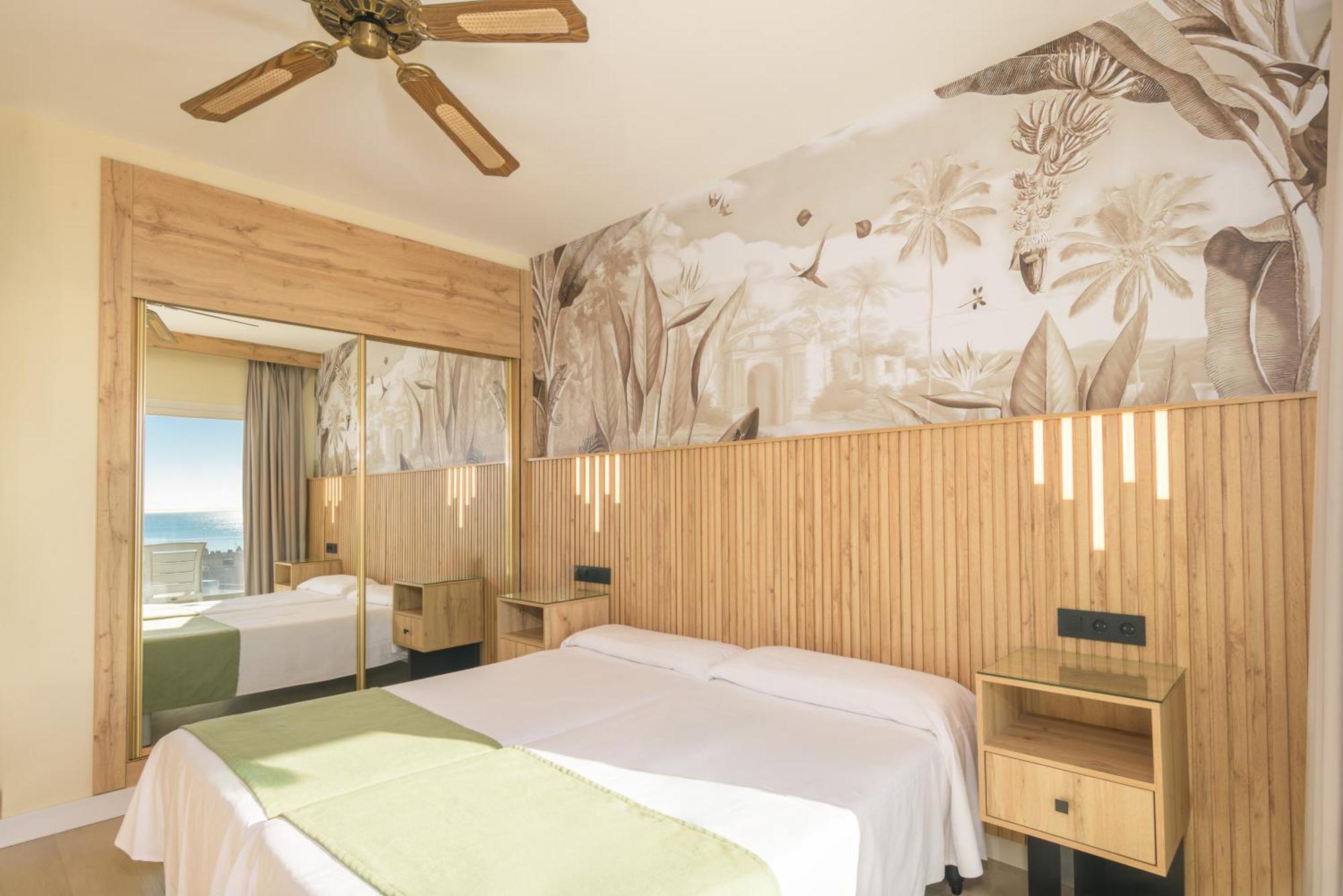 Standard Twin Room Sea View