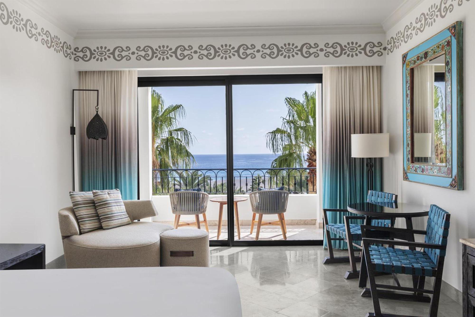 Family Room with One King Bed, Two Queen Beds and Ocean View