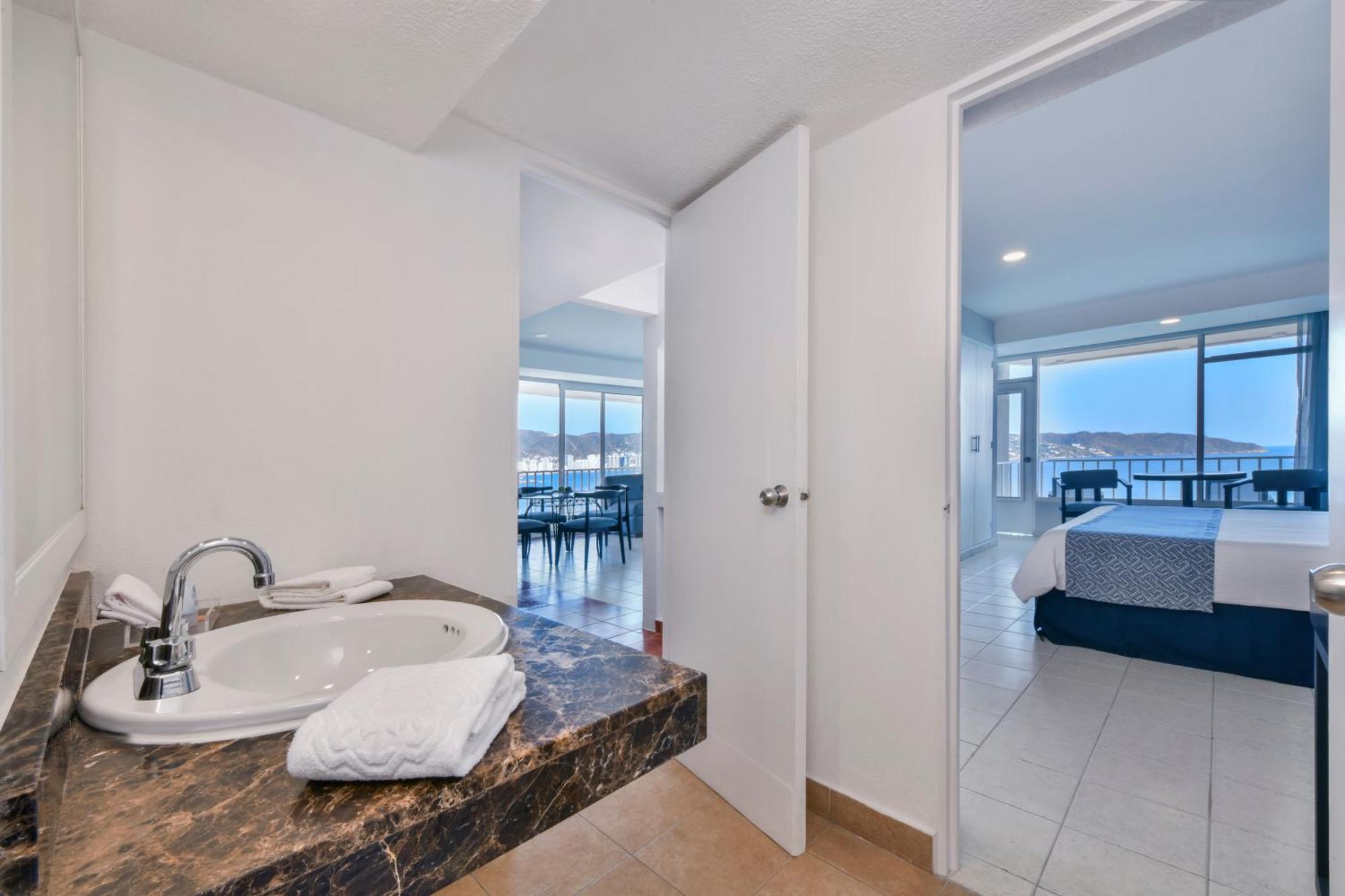 King Suite Sea View