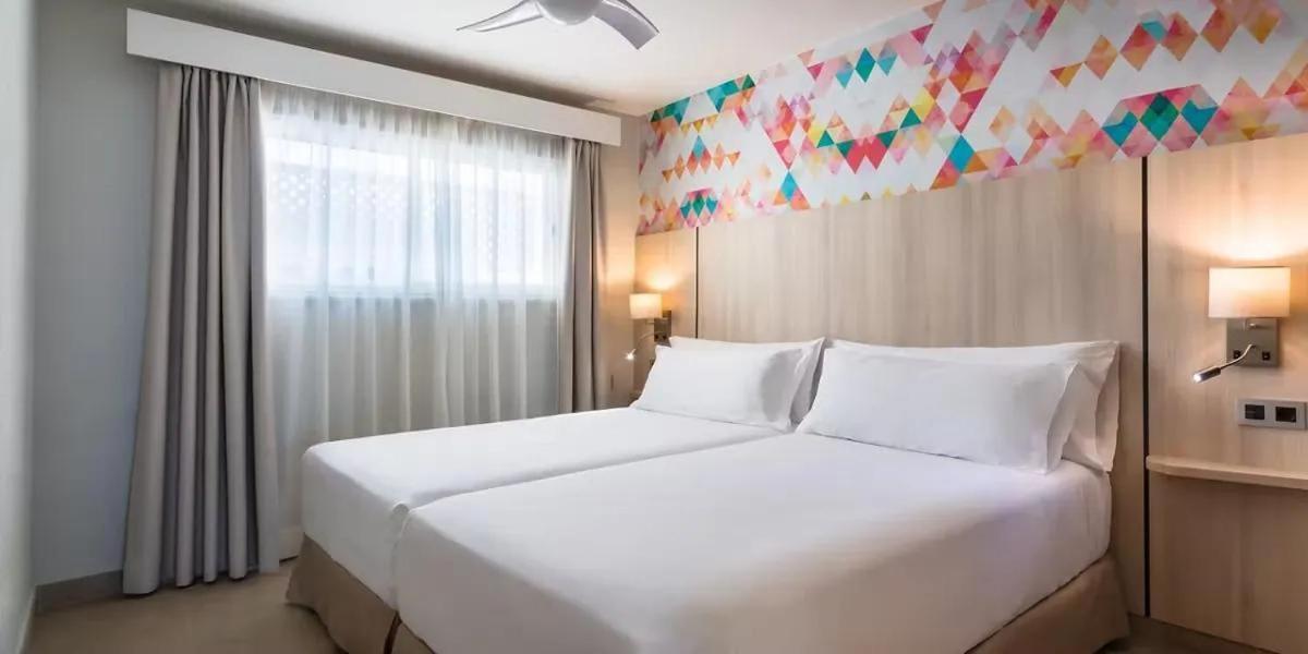 Suite Clásica con vistas parciales al mar