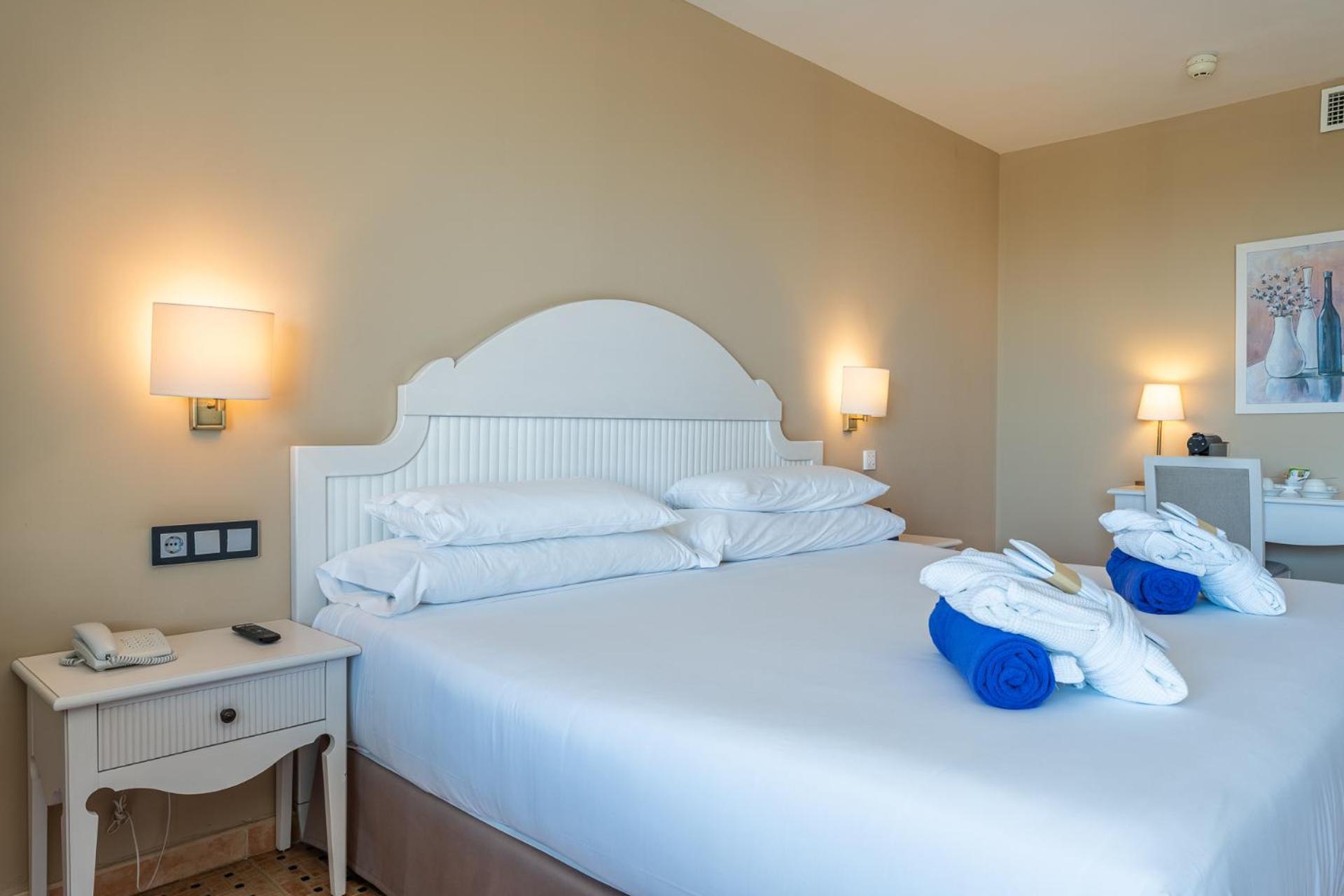 Deluxe One-Bedroom Apartment Ocean View