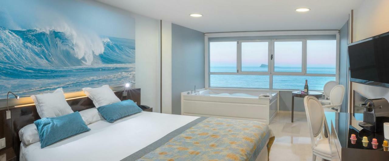Habitación Doble con bañera de hidromasaje y vistas al mar (2 adultos) - 1 o 2 camas