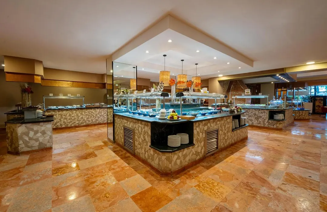Grand Oasis Palm-1
