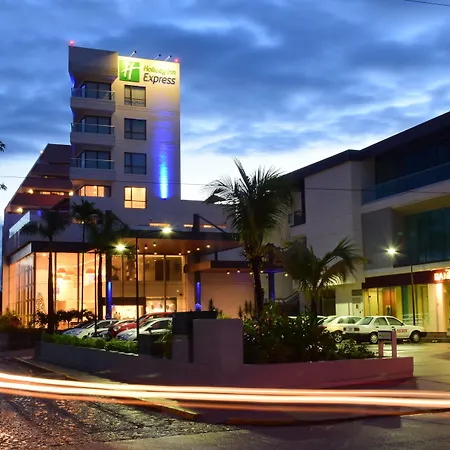 Holiday Inn Express Puerto Vallarta, an IHG Hotel-3