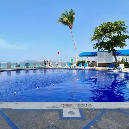 Hotel Acapulco Malibu-2