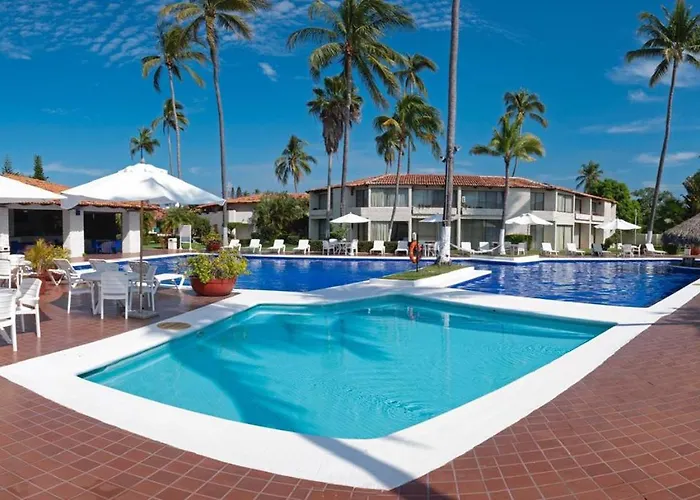 Cabo Blanco Hotel&Marina Barra de Navidad